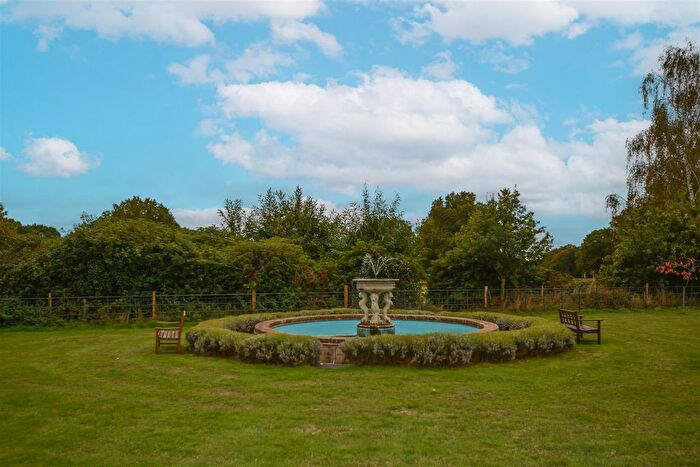 2 Bedroom Cottage For Sale In Thorndon Park, Ingrave, Brentwood, CM13