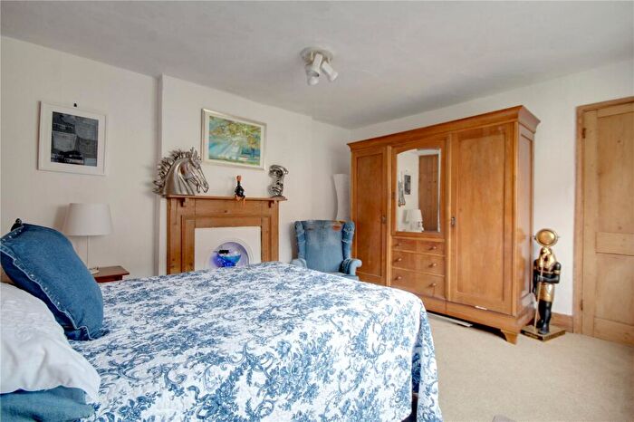 4 Bedroom House For Sale In Chertsey, Surrey, KT16