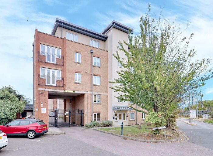 1 Bedroom Flat For Sale In Capstan Drive, Rainham, RM13