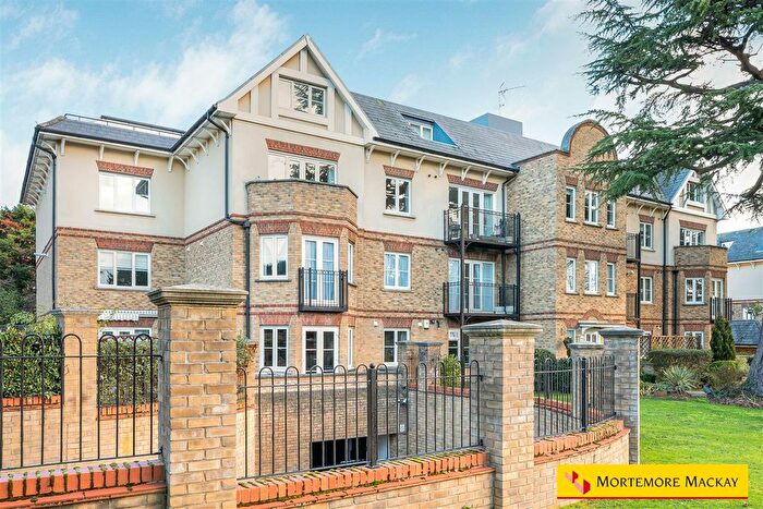 2 Bedroom Flat For Sale In Village Road, Enfield, EN1