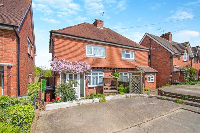 4 Bedroom Semi-Detached House For Sale In Forge Lane, East Farleigh, Maidstone, ME15