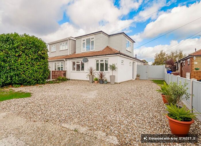 3 Bedroom Semi Detached House For Sale In Chancel Close, Benfleet, SS7