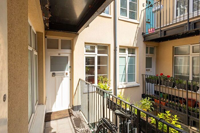 2 Bedroom Flat For Sale In Harrington Hill, Courtlands Harrington Hill, E5