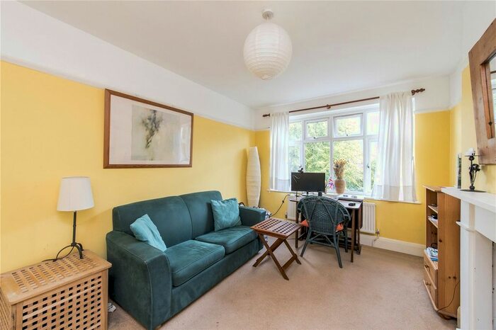 1 Bedroom Flat To Rent In Lewin Road, London, SW16