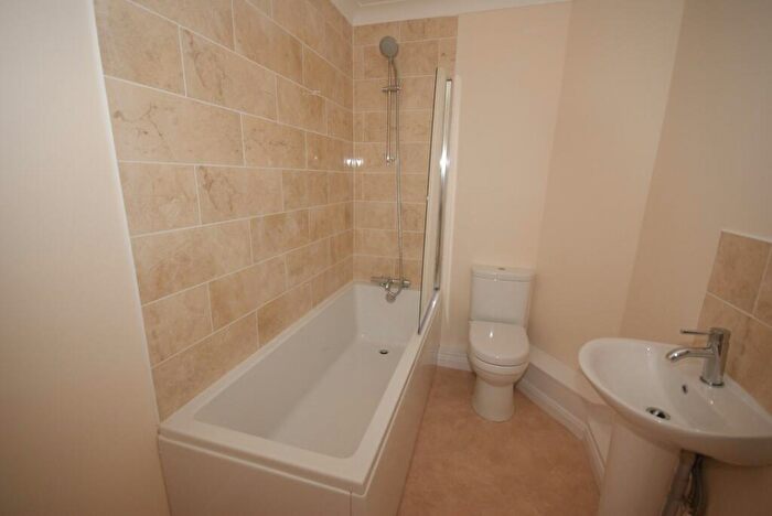 2 Bedroom Apartment For Sale In Winchester Road, Four Marks, Alton, Hampshire, GU34