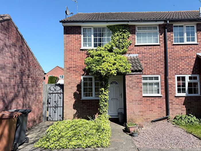 1 Bedroom Town House For Sale In Sycamore Close, Burbage, LE10