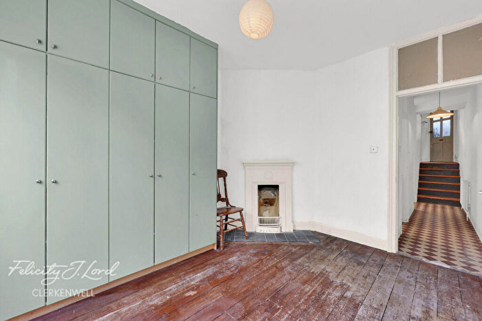 2 Bedroom Apartment For Sale In Haberdasher Street, London, N1