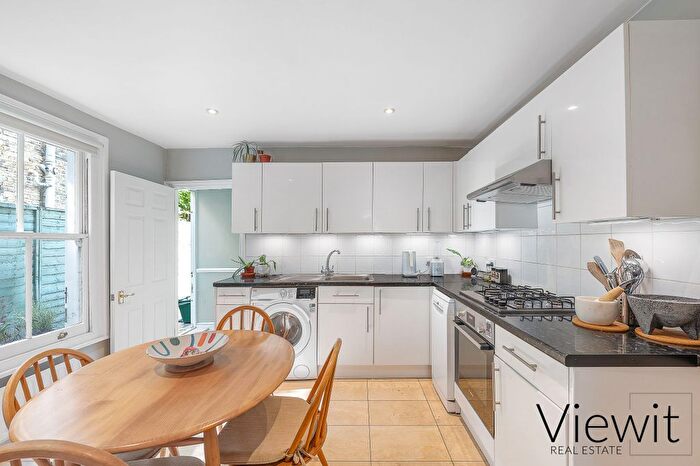 1 Bedroom Flat To Rent In Crimsworth Road, Nine Elms, London, SW8