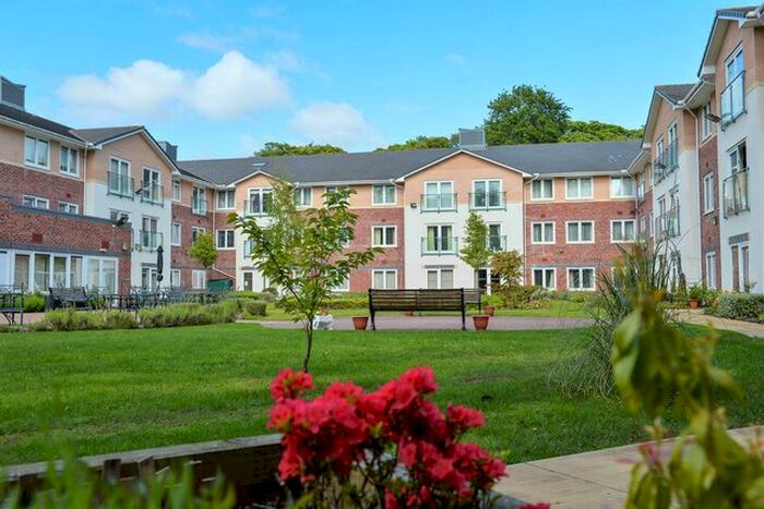 2 Bedroom Flat For Sale In Heyes Avenue, St Helens, WA11