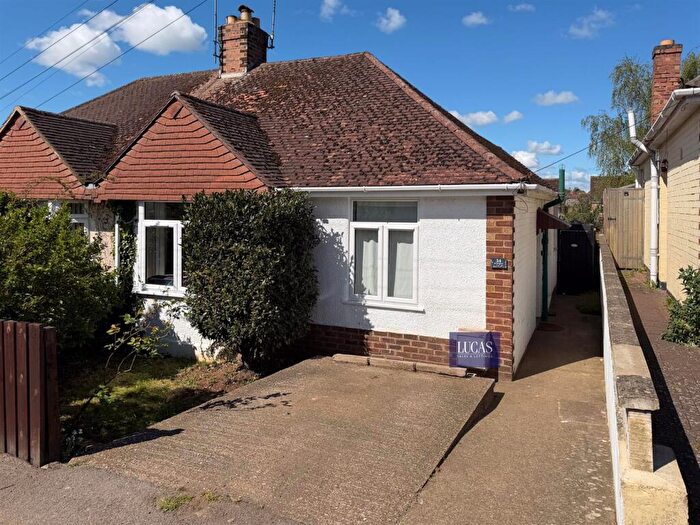 2 Bedroom Bungalow For Sale In Bryant Road, Kettering, NN15