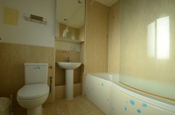 4 Bedroom Terraced House To Rent In Pontes Avenue, Hounslow, TW3