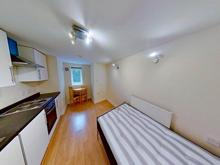 Studio To Rent In Richmond Road, Roath, Cardiff, CF24