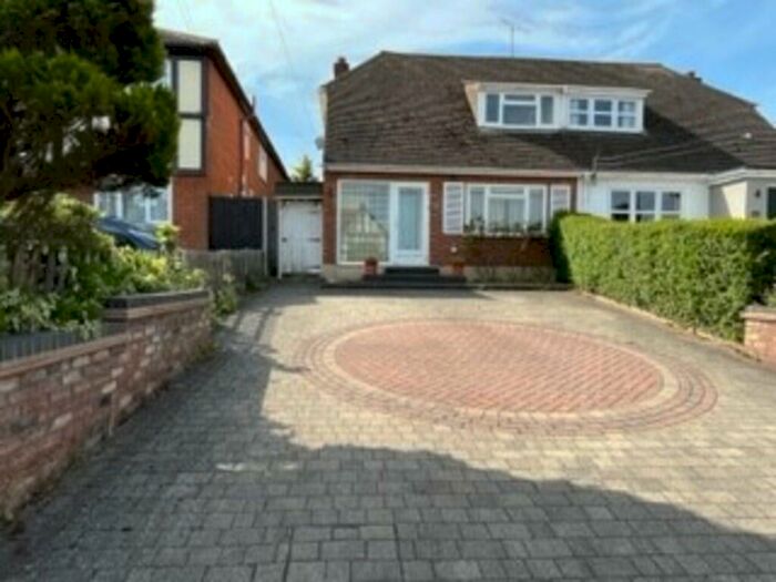 3 Bedroom Semi-Detached House To Rent In High Road, Hockley, SS5