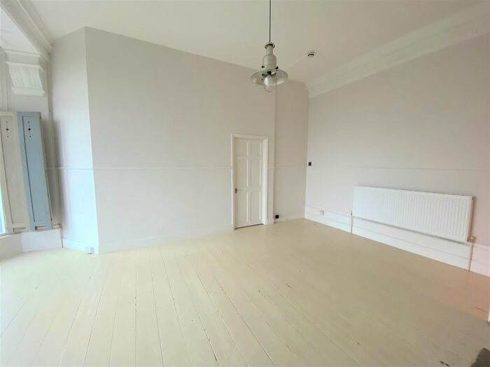 1 Bedroom Flat To Rent In Chowns Hill, Hastings, East Sussex, TN35