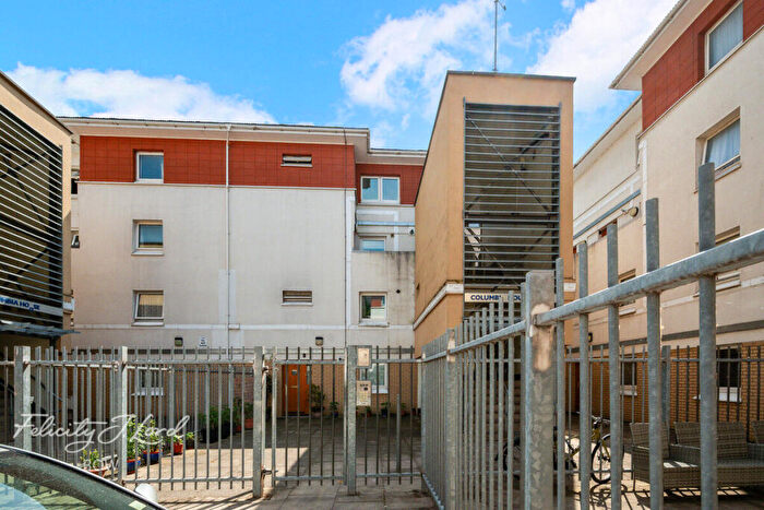 5 Bedroom Flat For Sale In Hamlets Way, London, E3