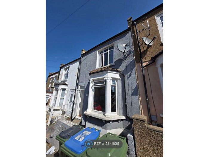 2 Bedroom Terraced House To Rent In Majendie Road, London, SE18