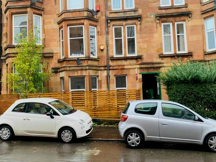 2 Bedroom Flat To Rent In Walton Street, Shawlands, Glasgow, G41