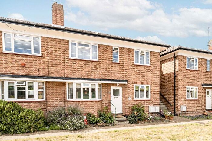2 Bedroom Flat For Sale In Cambridge Road, Teddington, TW11