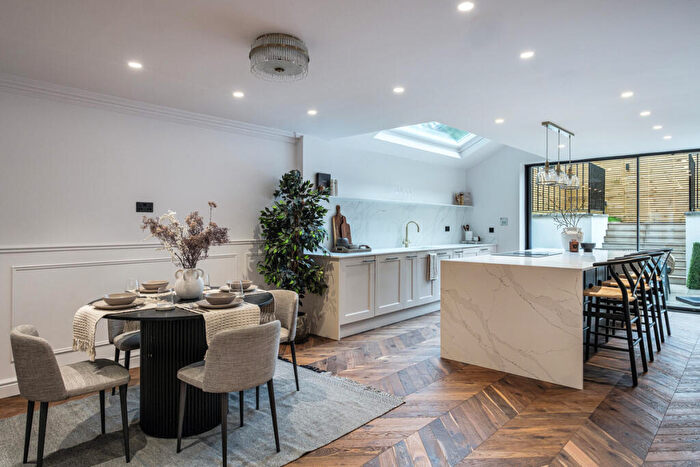 4 Bedroom Terraced House For Sale In Gillespie Road, London, N5