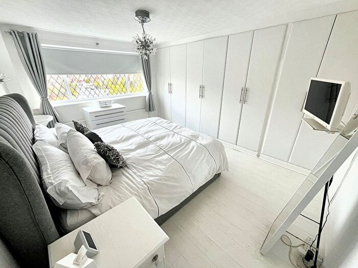 3 Bedroom Detached House For Sale In Rhodes Drive, Bury, BL9