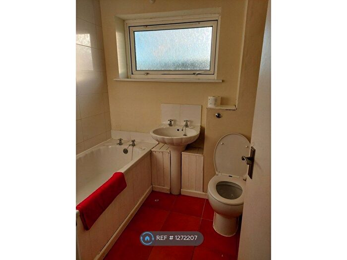 1 Bedroom Flat To Rent In Bishopton, Renfrewshire, PA7