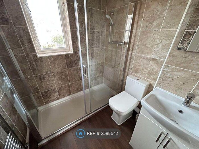 4 Bedroom Semi-Detached House To Rent In Conwy Marina, Conwy, LL32