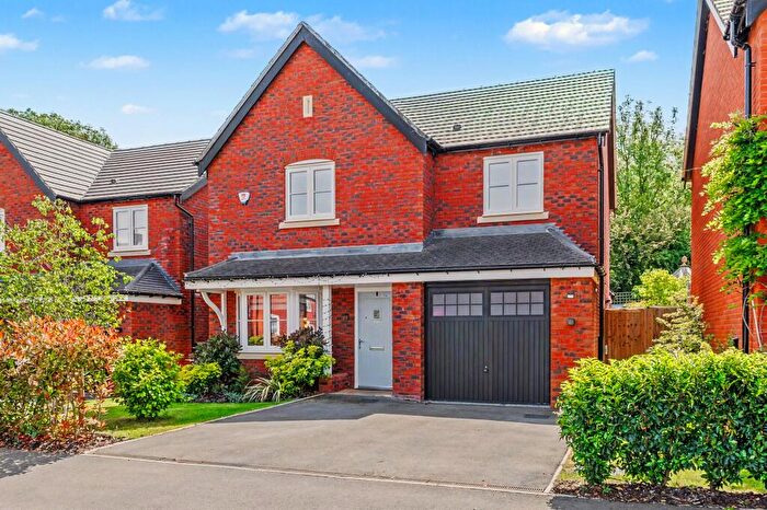 3 Bedroom Detached House For Sale In Admiral Cowan Way, Kineton, CV35