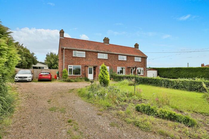 3 Bedroom Semi-Detached House For Sale In Station Road, Kimberley, Wymondham, NR18