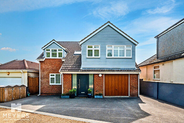 5 Bedroom Detached House For Sale In Wareham Road, Corfe Mullen, BH21