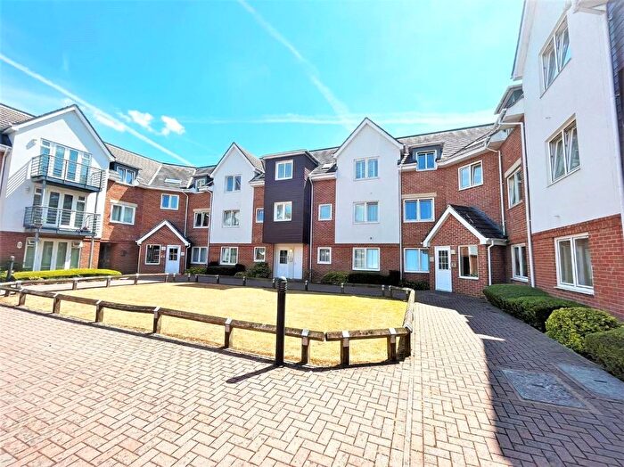 2 Bedroom Flat To Rent In Old Dairy Close, Fleet, GU51