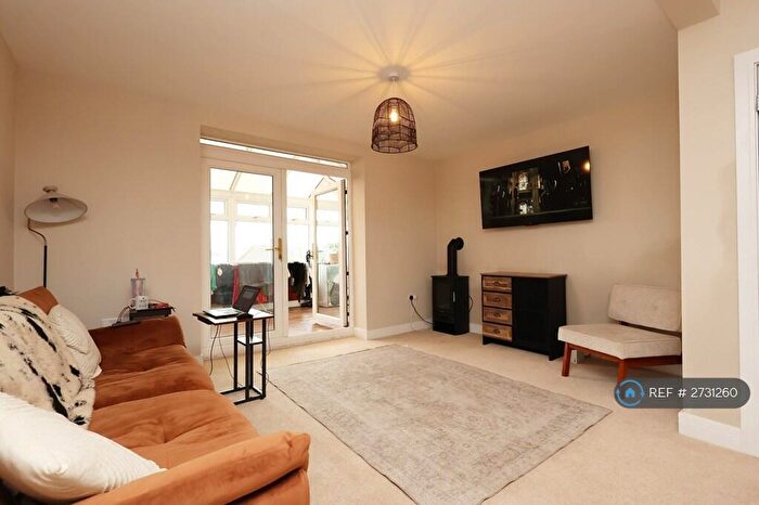 3 Bedroom Semi Detached House To Rent In Maen Gilfach, Trelewis, Treharris, CF46