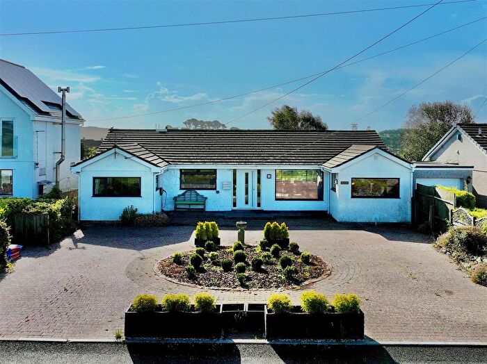 4 Bedroom Bungalow For Sale In Heybrook Bay, Plymouth, PL9