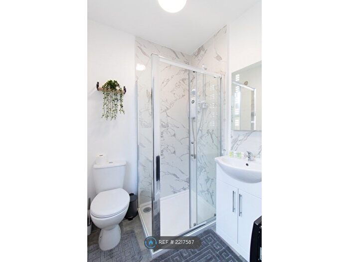 1 Bedroom Flat To Rent In Kingston House, Southsea, PO5