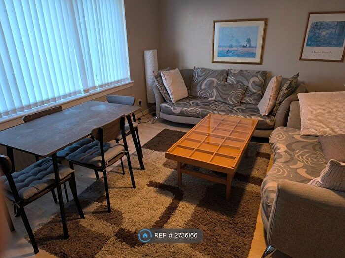 2 Bedroom Flat To Rent In Glencoats Drive, Paisley, PA3