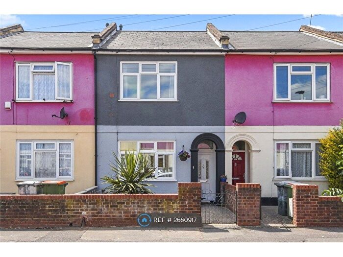 4 Bedroom Terraced House To Rent In Ashlin Road, London, E15