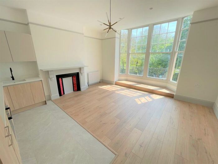 2 Bedroom Flat To Rent In Pavilion Gardens, - New Road, Brighton, BN1