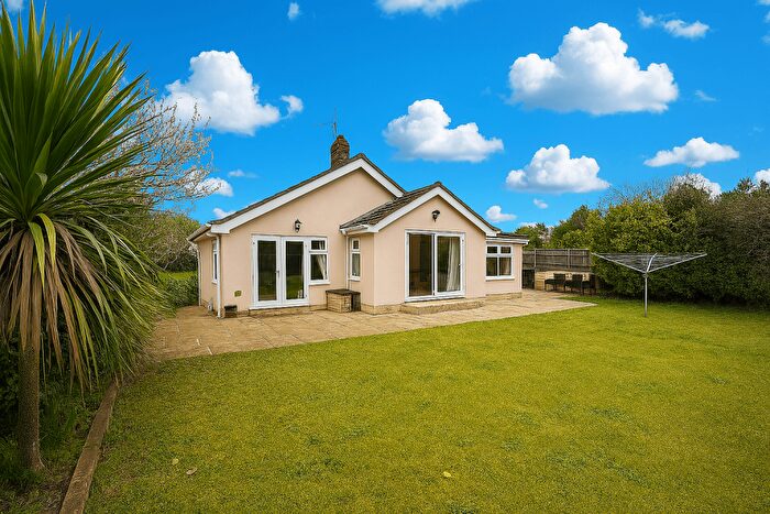 3 Bedroom Bungalow To Rent In Beccles Road, Bradwell, NR31