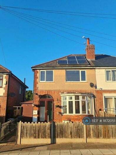 3 Bedroom Semi-Detached House To Rent In Gainsborough Road, Leicester, LE2