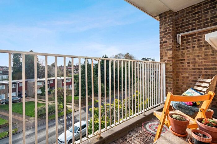 1 Bedroom Flat For Sale In Prestwood, Upper Hitch, Carpenders Park, WD19