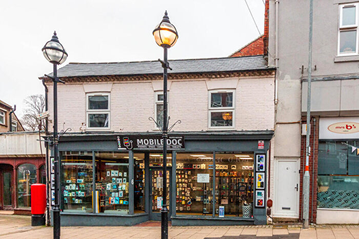 2 Bedroom Apartment To Rent In High Street, Rushden, NN10