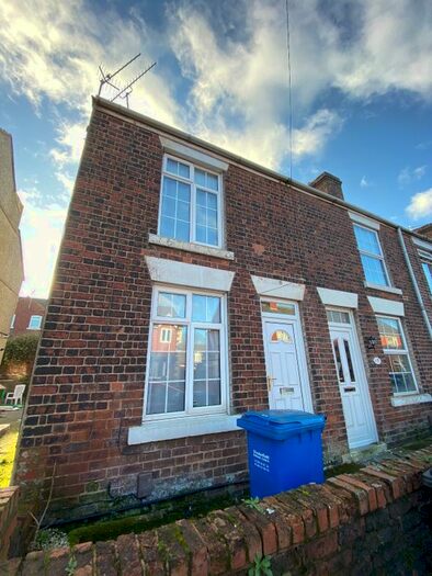 2 Bedroom Terraced House To Rent In Heywood Street, Chesterfield, Derbyshire, S43