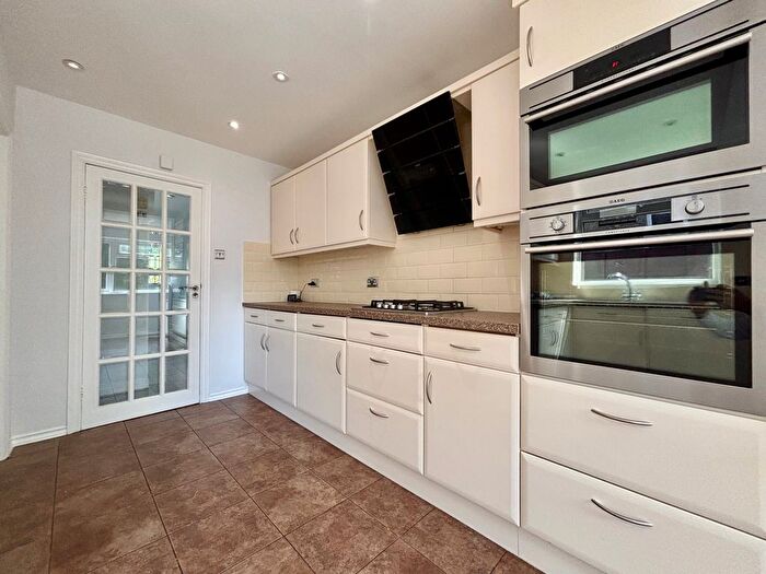 4 Bedroom Property To Rent In Graham Close, Croydon, CR0