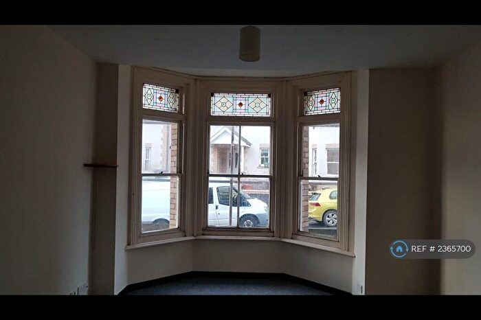 1 Bedroom Flat To Rent In Paragon Flats, Ilfracombe, EX34