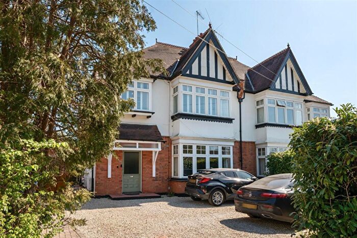2 Bedroom Maisonette For Sale In Moss Lane, Pinner, HA5