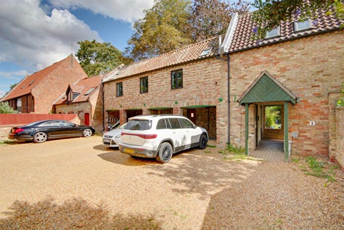 1 Bedroom Coach House For Sale In The Grange, High Street, Somersham, PE28