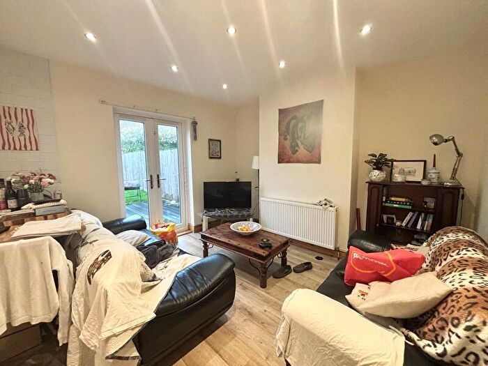 5 Bedroom Semi-Detached House To Rent In Winston Mount, Headingley, Leeds, LS6