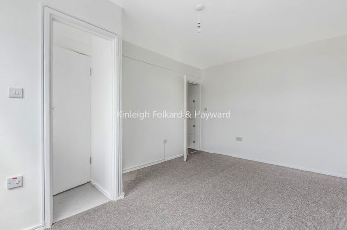 1 Bedroom Flat To Rent In Shepherds Bush Green, London W12