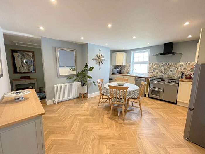 4 Bedroom Maisonette For Sale In Sydney Street, Brightlingsea, CO7