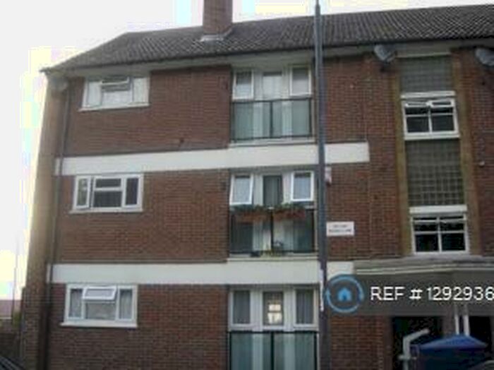 2 Bedroom Flat To Rent In Bostal Lane, London, SE2
