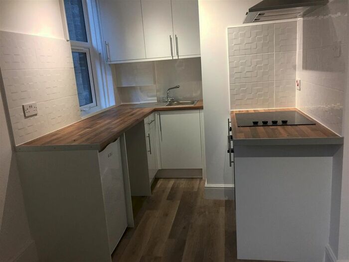 Studio To Rent In Marine Parade, Brighton, BN2